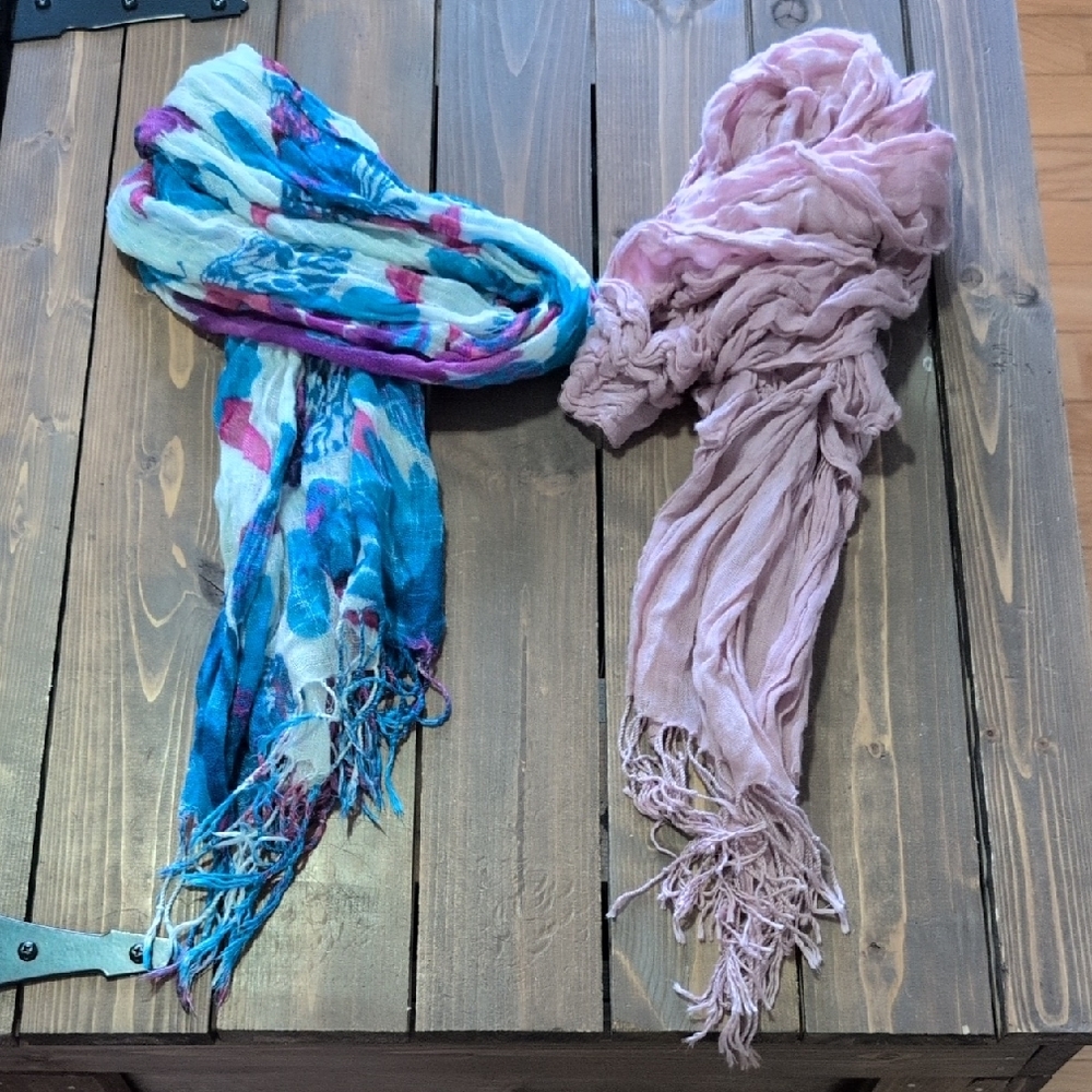 Elegant Blue and Pink Scarf Set